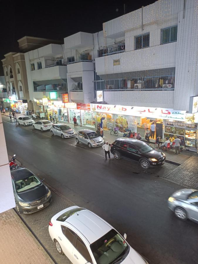 Omar Vacation Hostel Dubai Buitenkant foto
